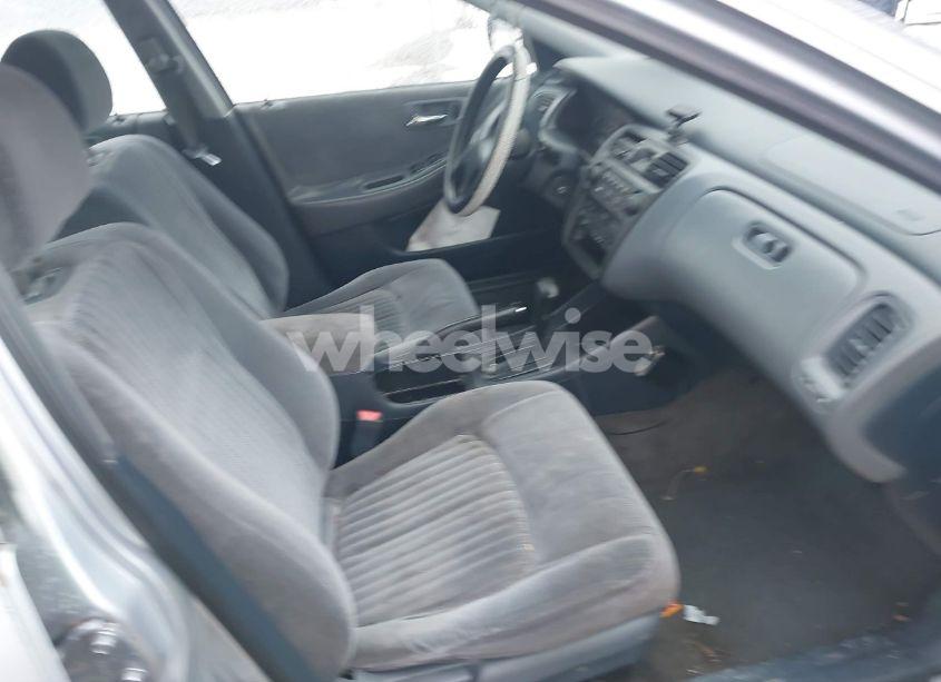 Photo 5 of 1998 Honda Accord LX (VIN 1HGCG5642WA191716)