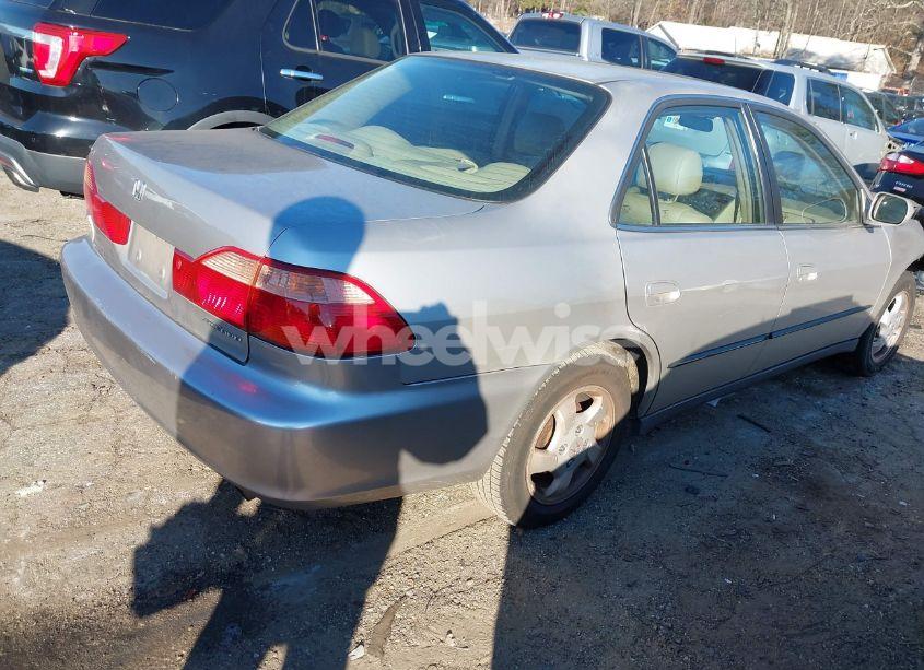 Photo 4 of 1999 Honda Accord LX (VIN 1HGCG5642XA148687)