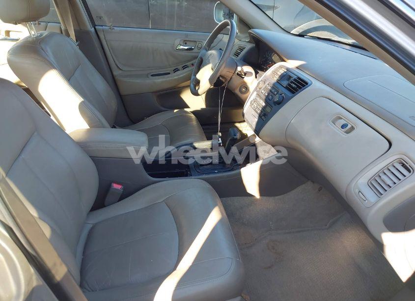 Photo 5 of 1999 Honda Accord LX (VIN 1HGCG5642XA148687)