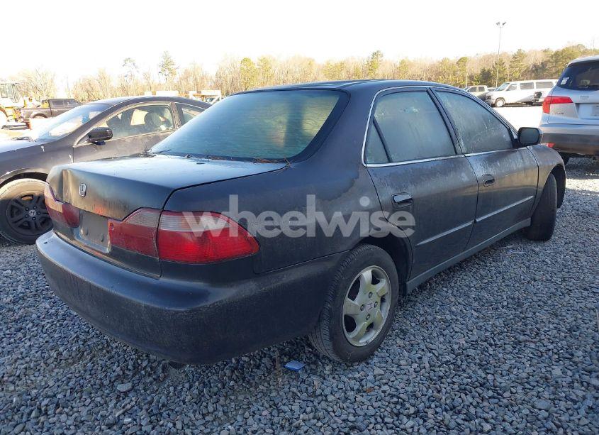 Photo 4 of 1999 Honda Accord LX (VIN 1HGCG5642XA155767)