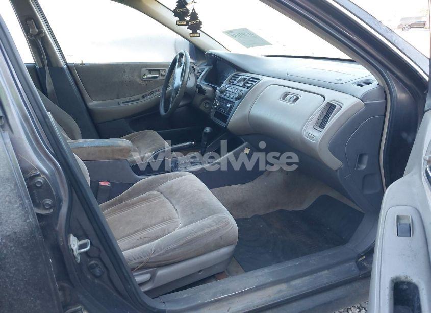 Photo 5 of 1999 Honda Accord LX (VIN 1HGCG5642XA155767)