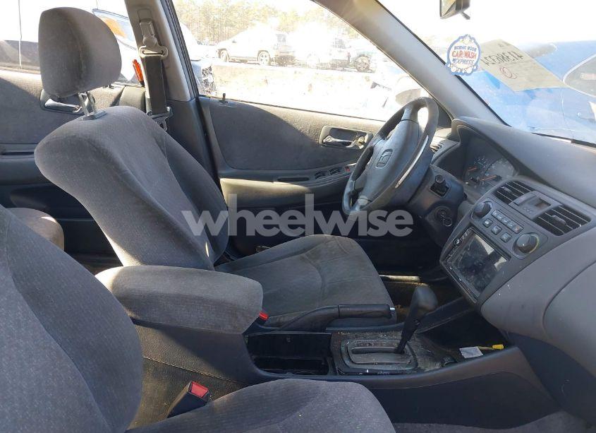Photo 5 of 2001 Honda Accord 2.3 LX (VIN 1HGCG56431A058651)