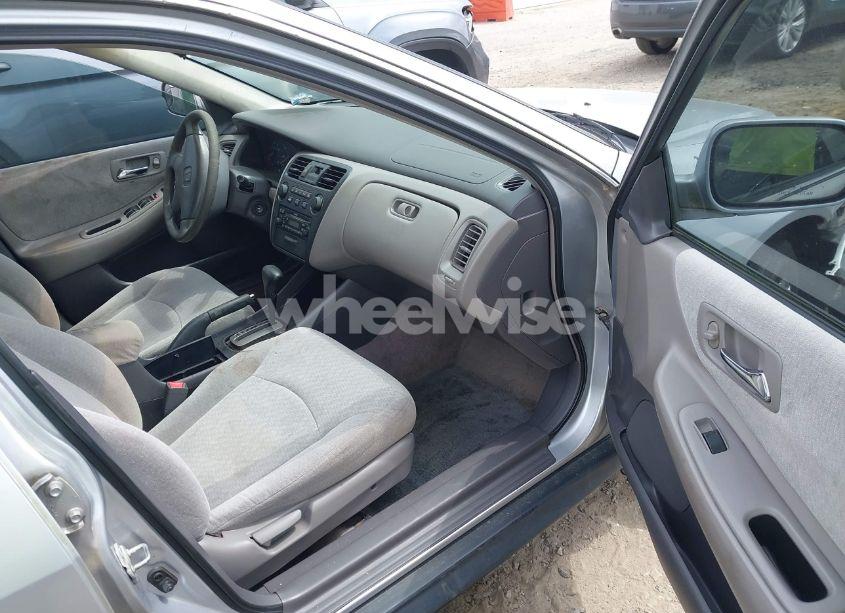 Photo 5 of 2001 Honda Accord 2.3 LX (VIN 1HGCG56431A124714)