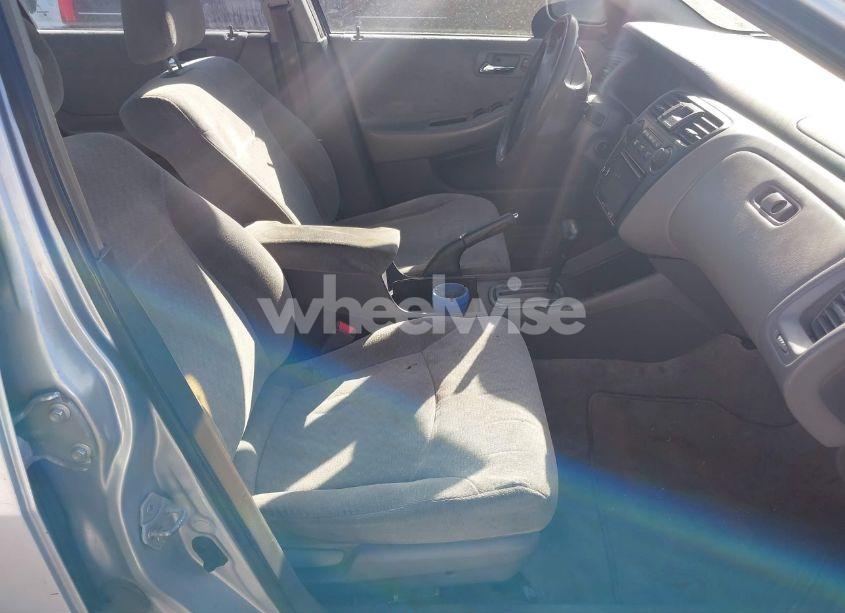 Photo 5 of 2001 Honda Accord 2.3 LX (VIN 1HGCG56431A139925)