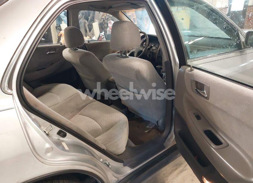 Photo 8 of 2002 Honda Accord 2.3 LX (VIN 1HGCG56432A034996)