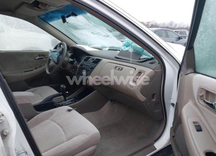 Photo 5 of 2002 Honda Accord 2.3 LX (VIN 1HGCG56432A087584)