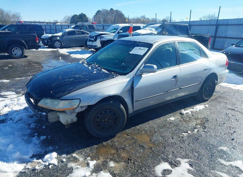 Photo 2 of 1998 Honda Accord LX (VIN 1HGCG5643WA254080)
