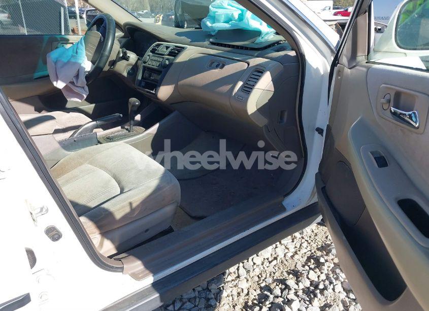 Photo 5 of 1999 Honda Accord LX (VIN 1HGCG5643XA032088)