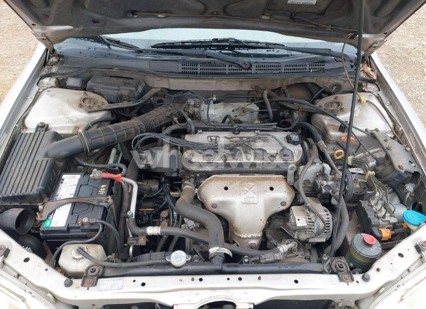 Photo 10 of 1999 Honda Accord LX (VIN 1HGCG5643XA103046)