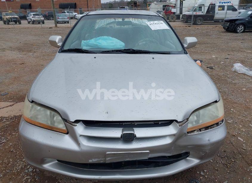 Photo 12 of 1999 Honda Accord LX (VIN 1HGCG5643XA103046)