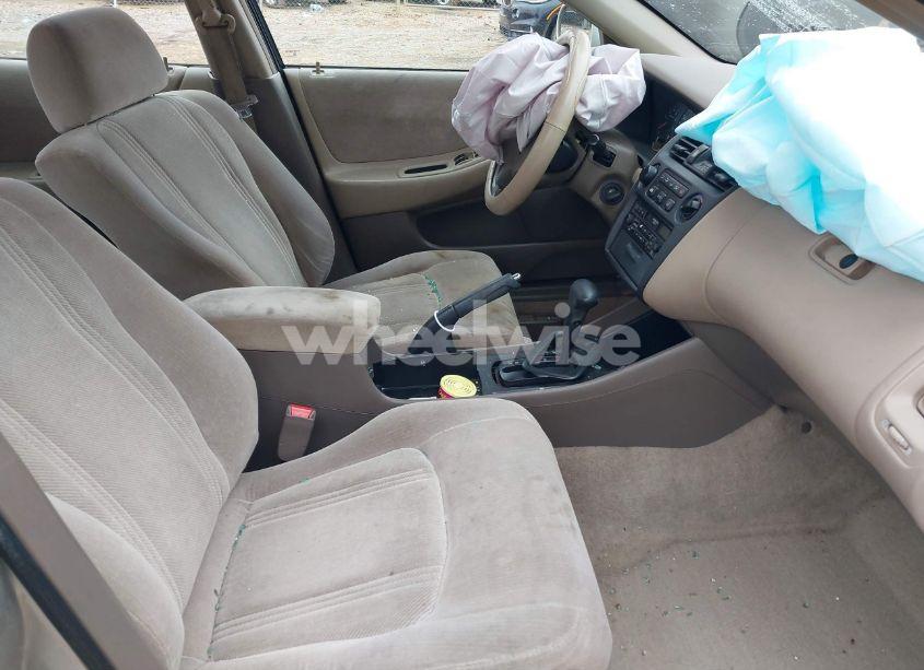 Photo 5 of 1999 Honda Accord LX (VIN 1HGCG5643XA103046)