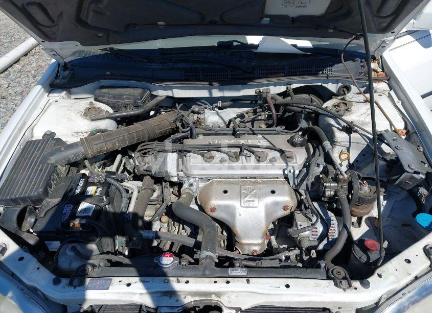 Photo 10 of 2000 Honda Accord 2.3 LX (VIN 1HGCG5643YA076531)
