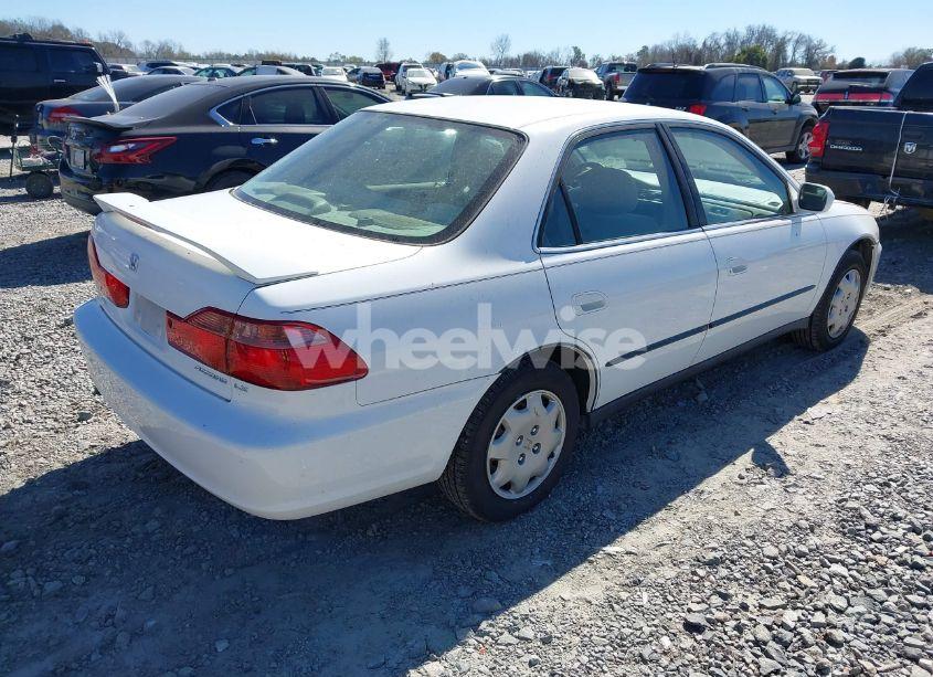 Photo 4 of 2000 Honda Accord 2.3 LX (VIN 1HGCG5643YA076531)