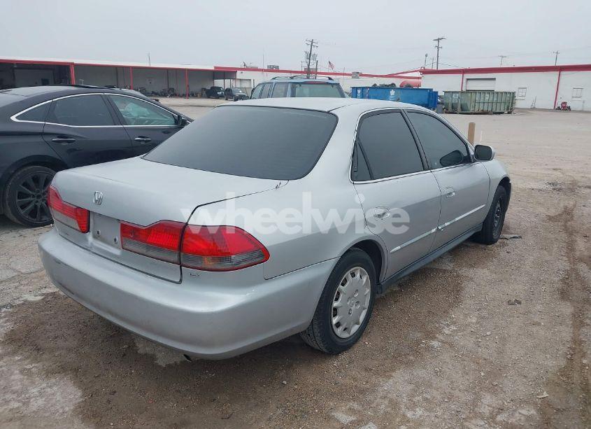 Photo 4 of 2001 Honda Accord 2.3 LX (VIN 1HGCG56441A086524)