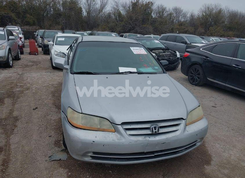 Photo 6 of 2001 Honda Accord 2.3 LX (VIN 1HGCG56441A086524)