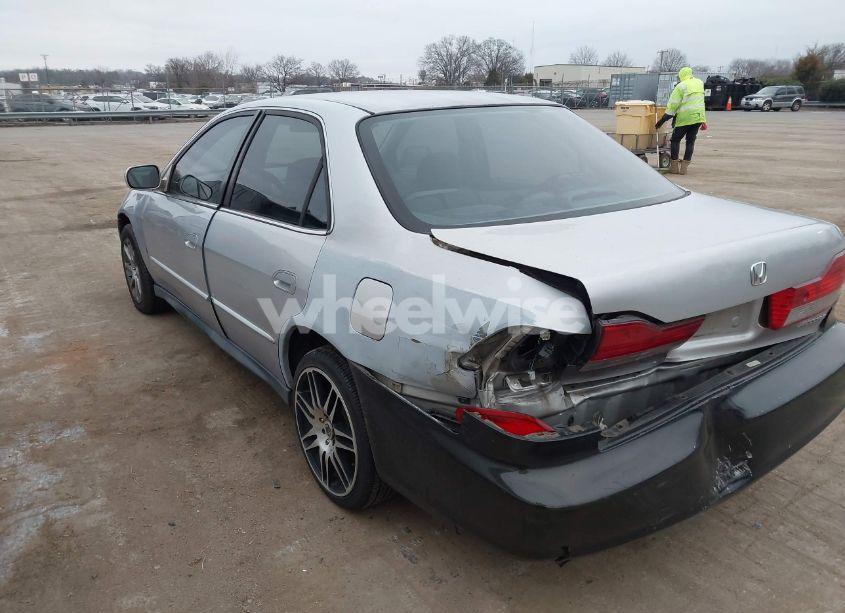 Photo 3 of 2001 Honda Accord 2.3 LX (VIN 1HGCG56441A125788)