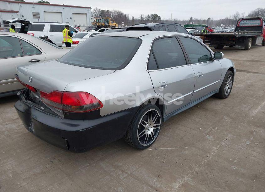 Photo 4 of 2001 Honda Accord 2.3 LX (VIN 1HGCG56441A125788)
