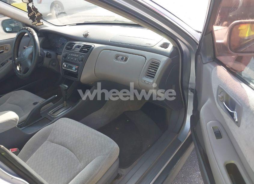 Photo 5 of 2002 Honda Accord 2.3 LX (VIN 1HGCG56442A008228)