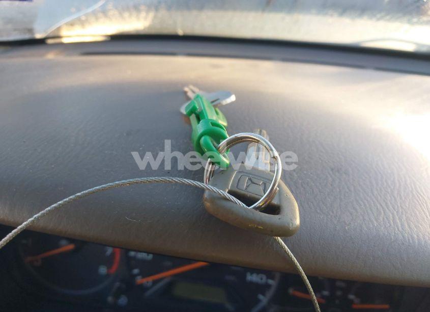 Photo 11 of 1998 Honda Accord LX (VIN 1HGCG5644WA208208)