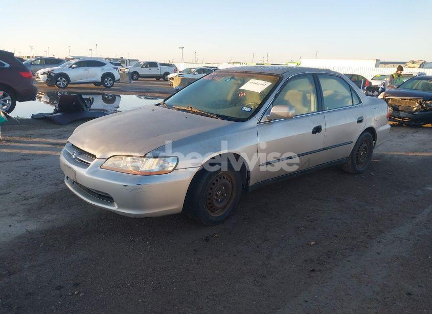 Photo 2 of 1998 Honda Accord LX (VIN 1HGCG5644WA208208)