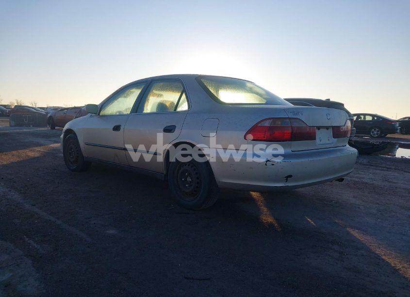 Photo 3 of 1998 Honda Accord LX (VIN 1HGCG5644WA208208)