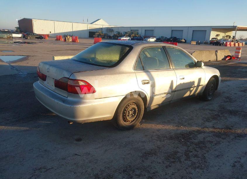 Photo 4 of 1998 Honda Accord LX (VIN 1HGCG5644WA208208)