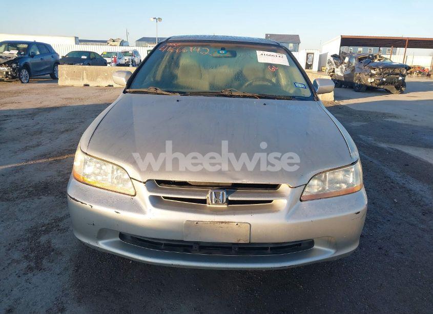 Photo 6 of 1998 Honda Accord LX (VIN 1HGCG5644WA208208)