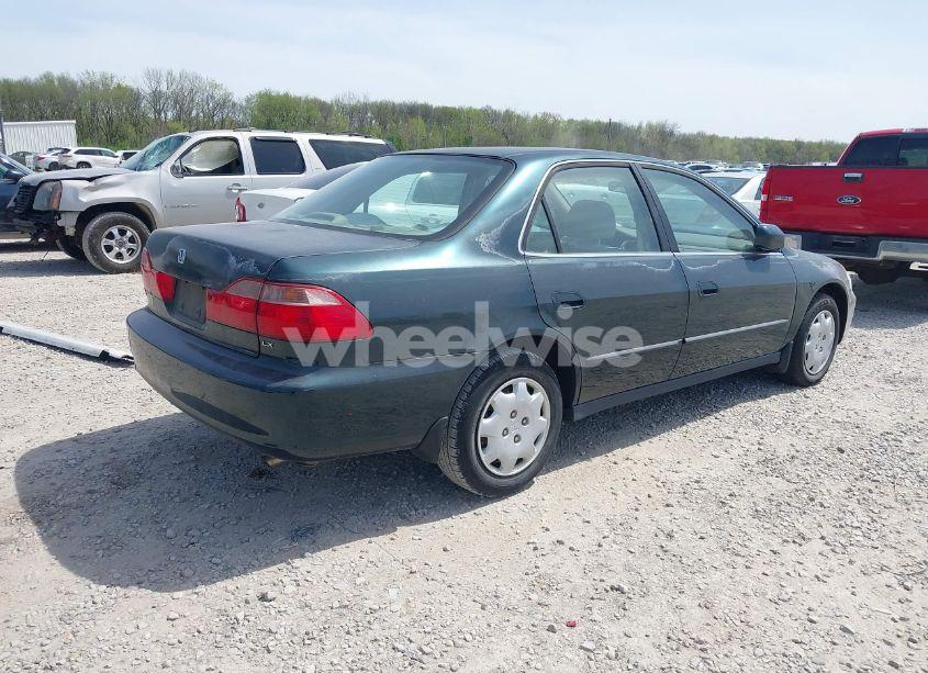 Photo 4 of 2000 Honda Accord 2.3 LX (VIN 1HGCG5644YA009128)