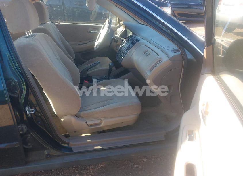 Photo 5 of 2000 Honda Accord LX (VIN 1HGCG5644YA031145)