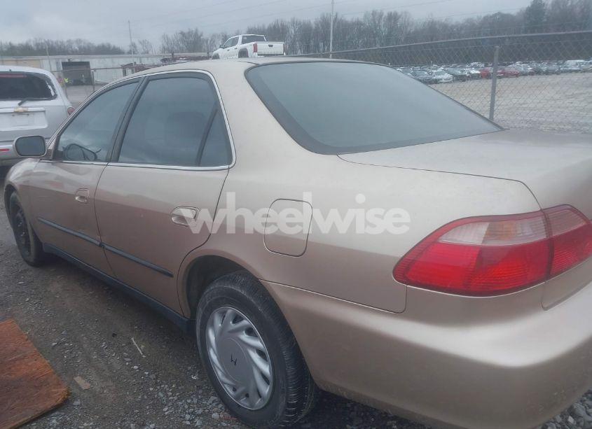 Photo 3 of 2000 Honda Accord 2.3 LX (VIN 1HGCG5644YA117216)
