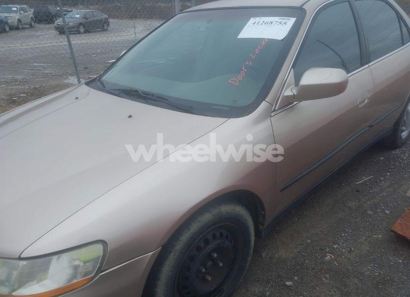 Photo 6 of 2000 Honda Accord 2.3 LX (VIN 1HGCG5644YA117216)