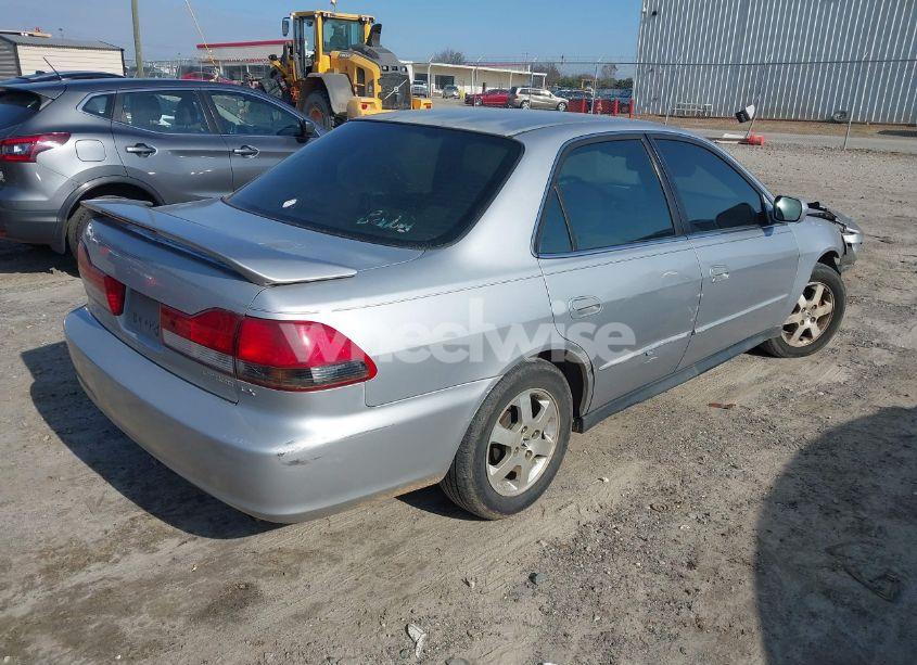 Photo 4 of 2001 Honda Accord 2.3 LX (VIN 1HGCG56451A068730)