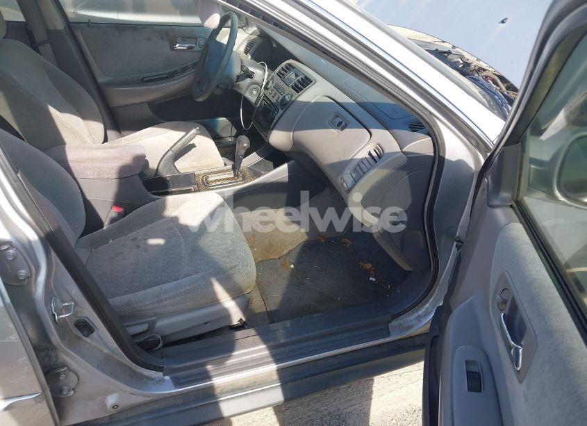 Photo 5 of 2001 Honda Accord 2.3 LX (VIN 1HGCG56451A068730)