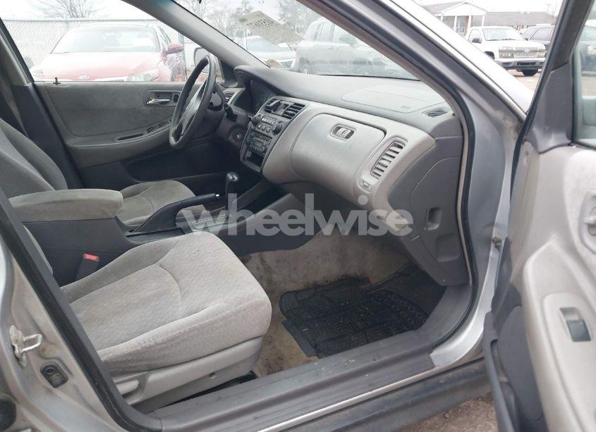 Photo 5 of 2002 Honda Accord 2.3 LX (VIN 1HGCG56452A136252)