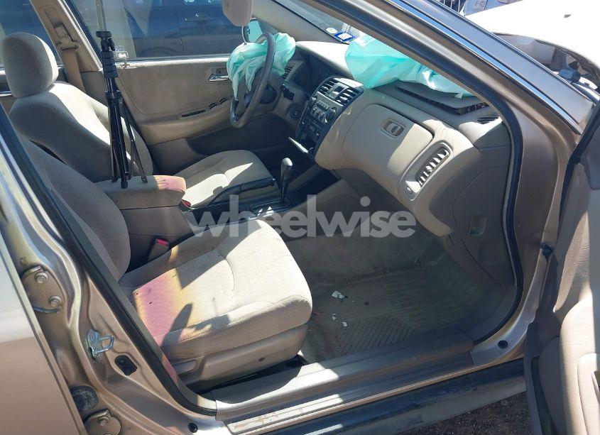 Photo 5 of 2002 Honda Accord 2.3 LX (VIN 1HGCG56452A810397)