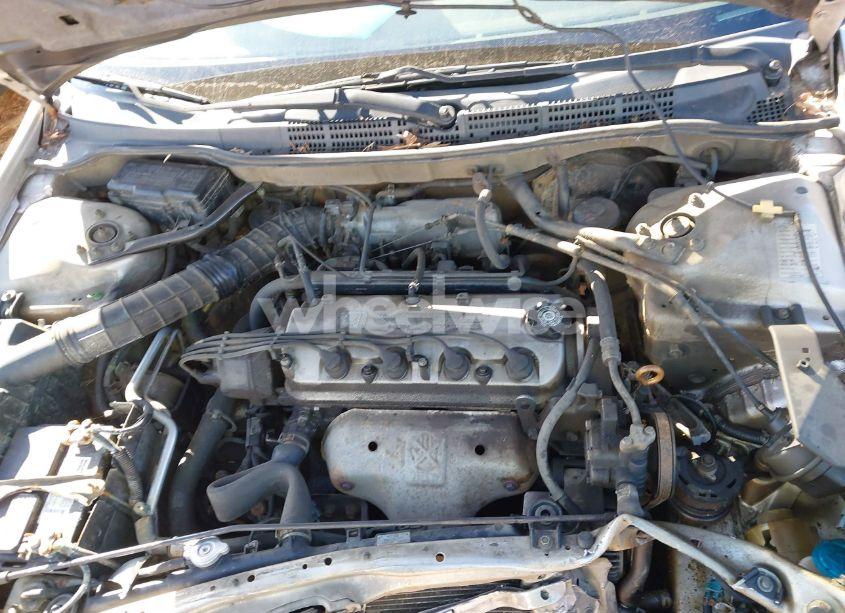 Photo 10 of 1998 Honda Accord LX (VIN 1HGCG5645WA170973)