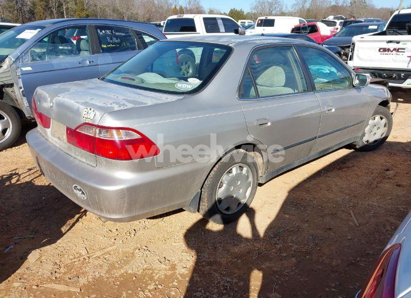 Photo 4 of 1998 Honda Accord LX (VIN 1HGCG5645WA170973)