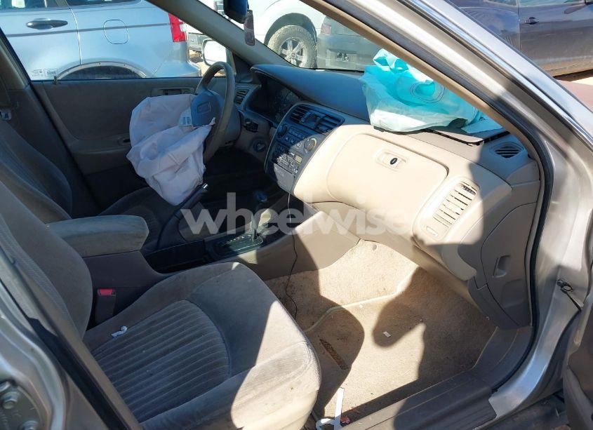 Photo 5 of 1998 Honda Accord LX (VIN 1HGCG5645WA170973)