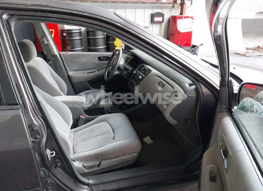 Photo 5 of 1998 Honda Accord LX (VIN 1HGCG5645WA244697)