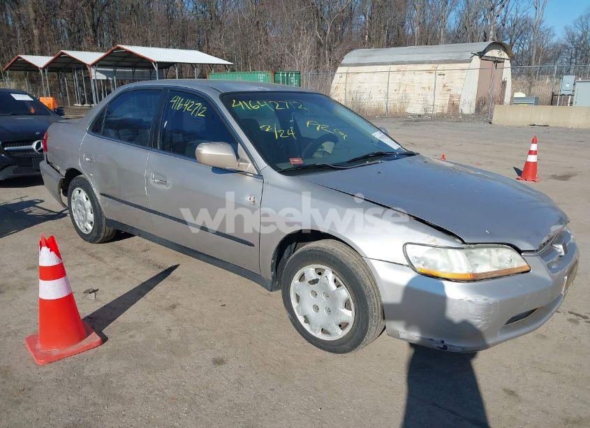 1999 Honda Accord LX (VIN 1HGCG5645XA105932) main photo