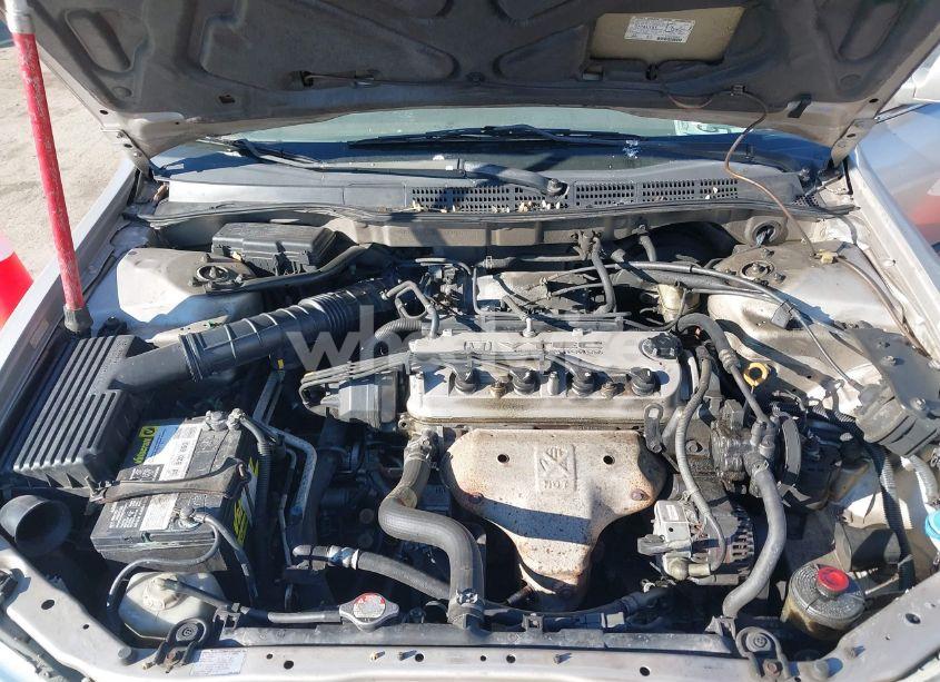 Photo 10 of 1999 Honda Accord LX (VIN 1HGCG5645XA105932)