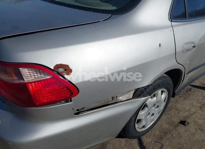 Photo 12 of 1999 Honda Accord LX (VIN 1HGCG5645XA105932)