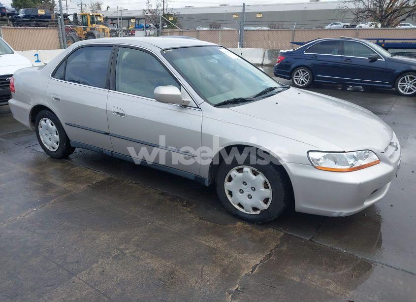 1999 Honda Accord LX (VIN 1HGCG5645XA132659) main photo