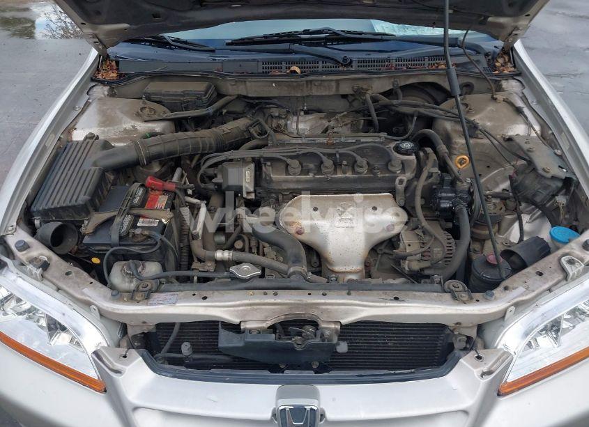 Photo 10 of 1999 Honda Accord LX (VIN 1HGCG5645XA132659)