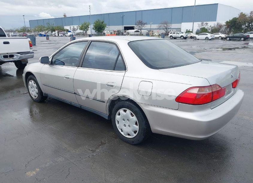 Photo 3 of 1999 Honda Accord LX (VIN 1HGCG5645XA132659)
