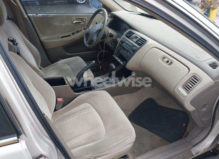 Photo 5 of 1999 Honda Accord LX (VIN 1HGCG5645XA132659)