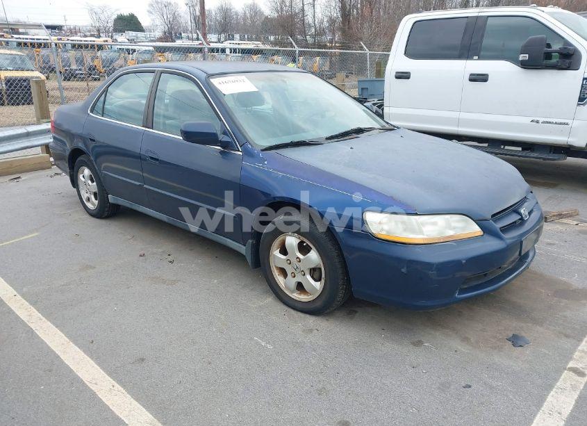 2000 Honda Accord 2.3 LX (VIN 1HGCG5645YA001913) main photo