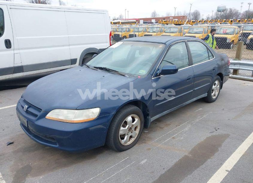 Photo 2 of 2000 Honda Accord 2.3 LX (VIN 1HGCG5645YA001913)
