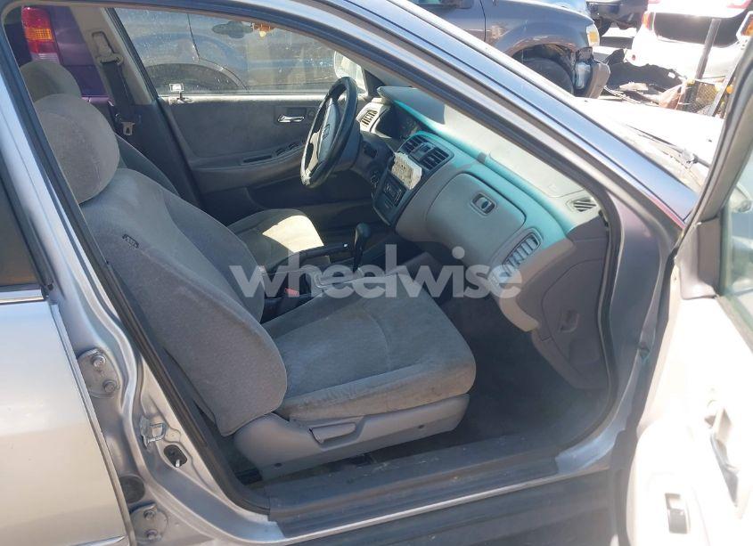 Photo 5 of 2001 Honda Accord 2.3 LX (VIN 1HGCG56461A008326)