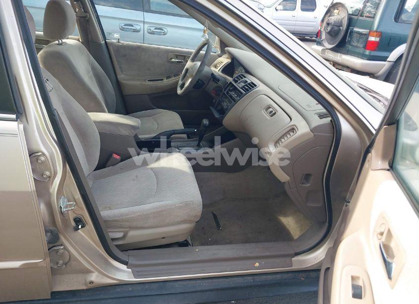 Photo 5 of 2001 Honda Accord 2.3 LX (VIN 1HGCG56461A128675)